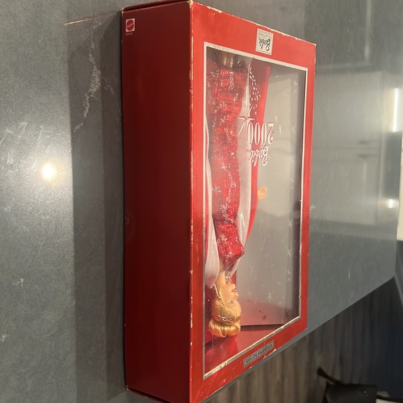 NIB! Barbie 2000 Collector Edition! - Picture 8 of 10
